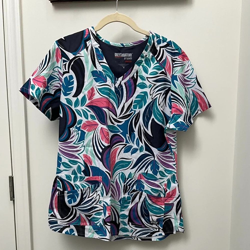 Grey's Anatomy Scrub Top Size Medium